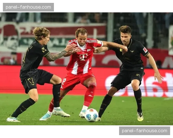 奥格斯堡3-2险胜沃尔夫斯堡,克劳德-莫里斯点球制胜 奥格斯堡3-2险胜沃尔夫斯堡,克劳德-莫里斯点球制胜