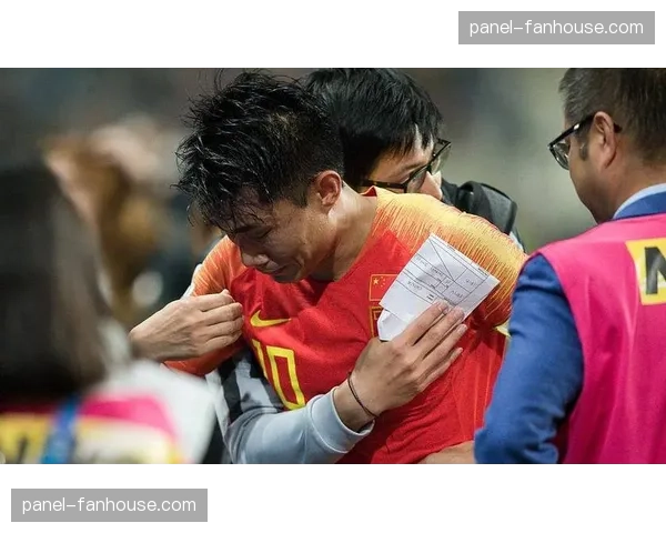 斐济德鲁亚队取得历史性首胜,球员赛后激动落泪 斐济德鲁亚队取得历史性首胜,球员赛后激动落泪